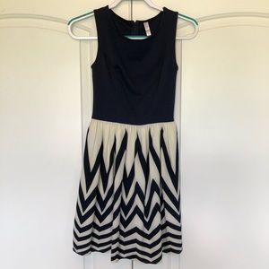 Sleeveless Navy & Cream Summer Dress